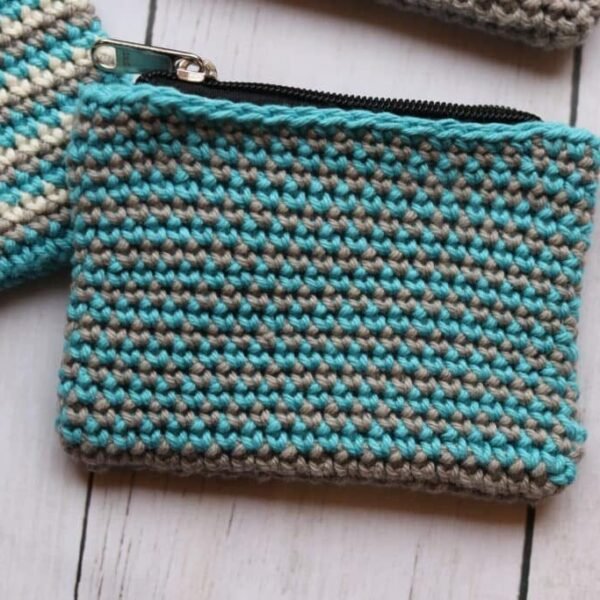 Easy Zippered Coin Purse Crochet Pattern